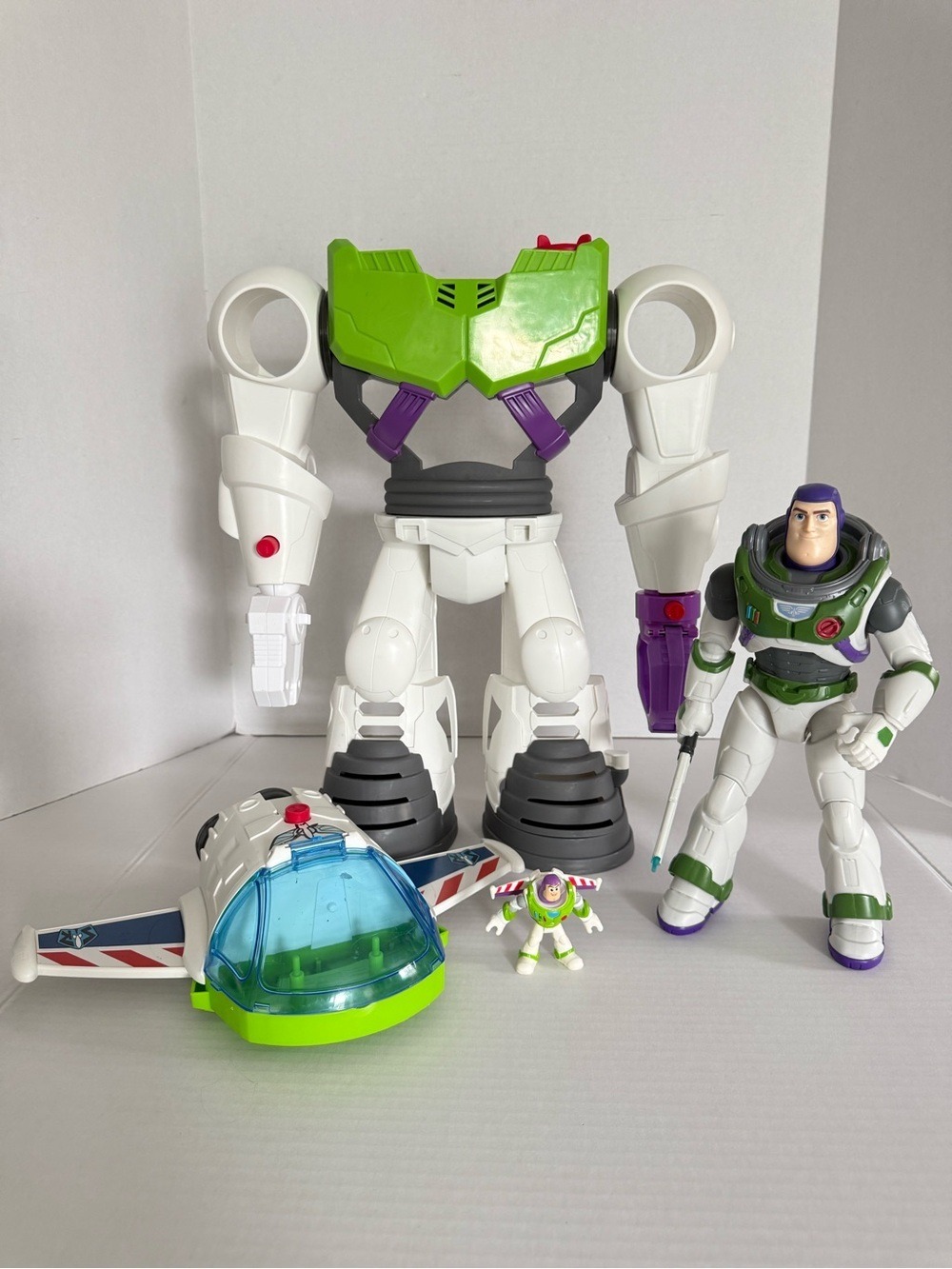 Fisher-Price Imaginext Disney Pixar Toy Story Buzz Lightyear Robot & Laser Blade